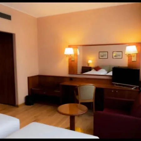 Hotel Crystal 4*