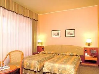 Crystal Hotel 4*