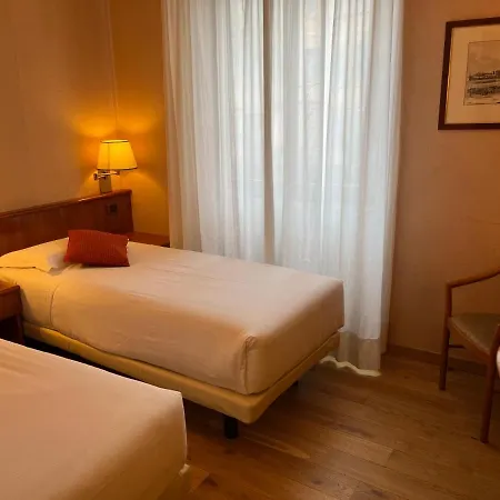 Hotel Crystal