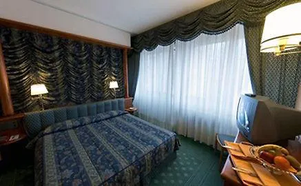 Crystal Hotel 4*