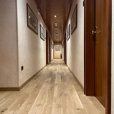 Crystal Hotel 4*