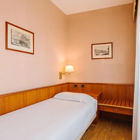 Hotel Crystal 4*