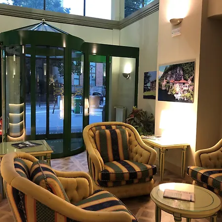 Crystal Hotel 4*