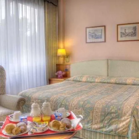 Hotel Crystal
